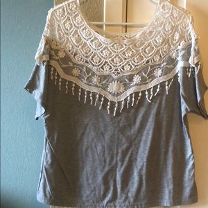 Short-sleeve lace detail top